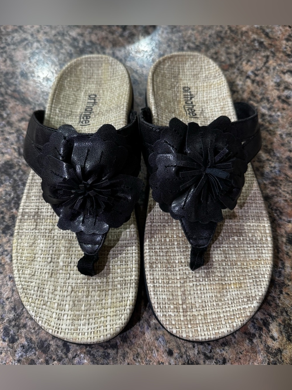 Orthaheel woman’s black flip flop sandals size 7 EU 38 leather flower comfort